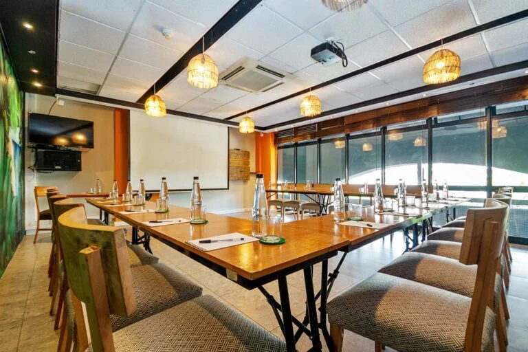 Ponta Boardroom